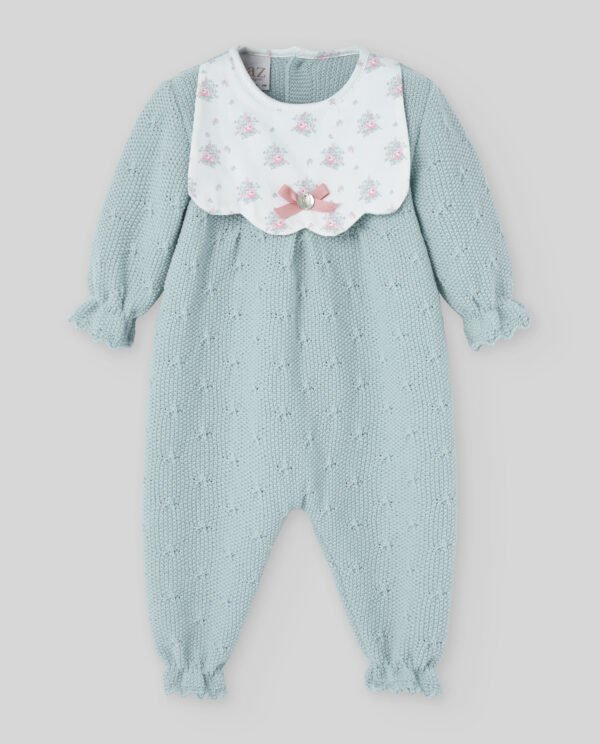 Pelele de punto con babero niña – Semilla – RECIÉN NACIDOS