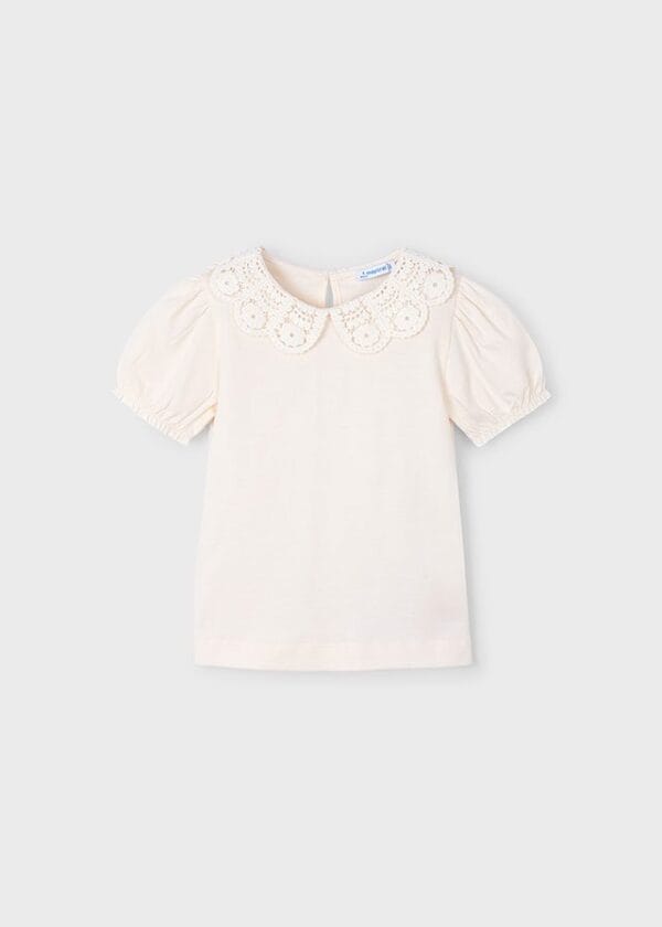 Camiseta m/c cuello crochet – MARCAS