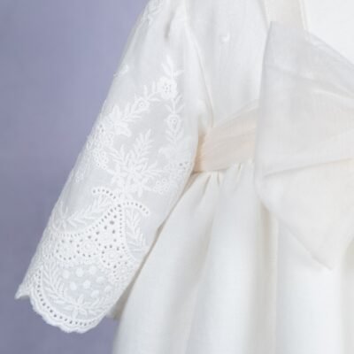 Jesusito batista bordado guipur con capota – BAUTIZO