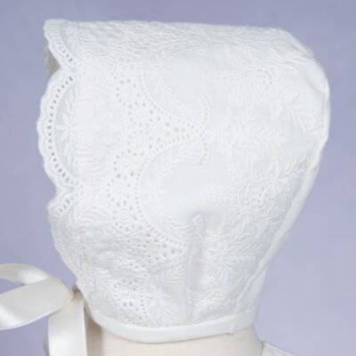 Pelele batista bordado guipur con capota – BAUTIZO